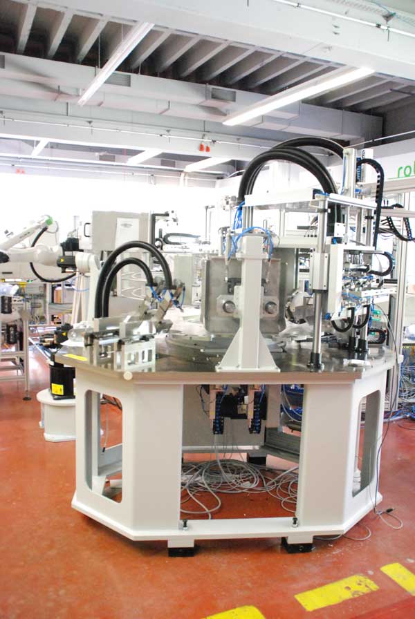 Eine robomotion-Anlage für die medizintechnische Industrie